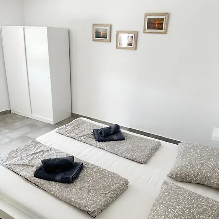 Apartmaji Zbgs Apartman *